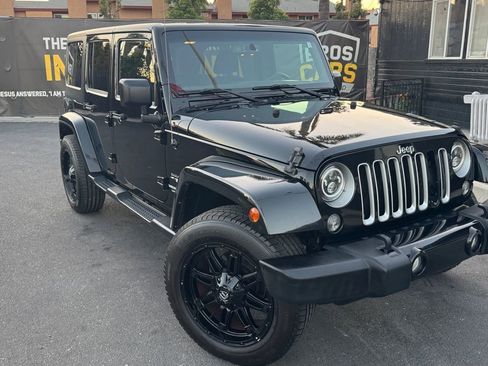 Used 2016 Jeep Wrangler Unlimited Sahara w/ Connectivity Group image 3