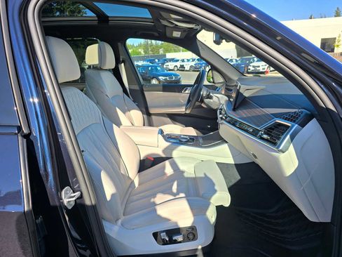 Used 2026 BMW X5 xDrive40i w/ M Sport Package AWD/4WD image 11