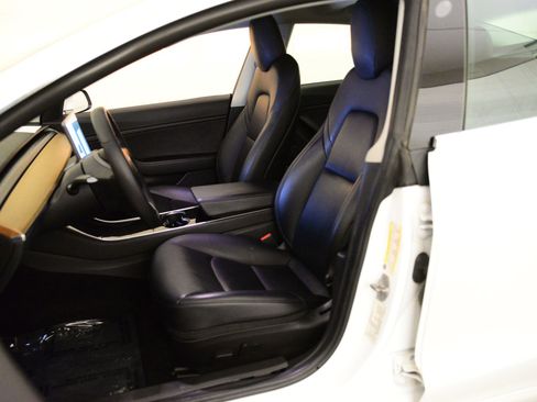 Used 2020 Tesla Model 3 Long Range image 4