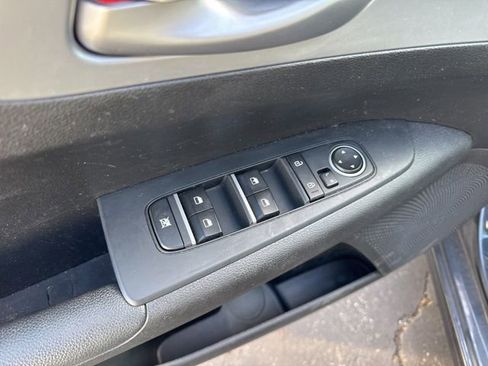 Used 2023 Kia Forte LXS w/ LXS Technology Package image 8