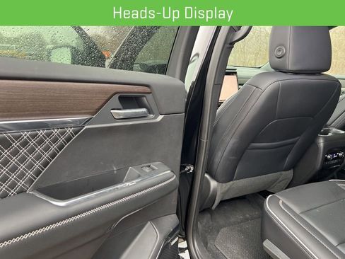 Used 2025 GMC Acadia Denali w/ Super Cruise Package image 24