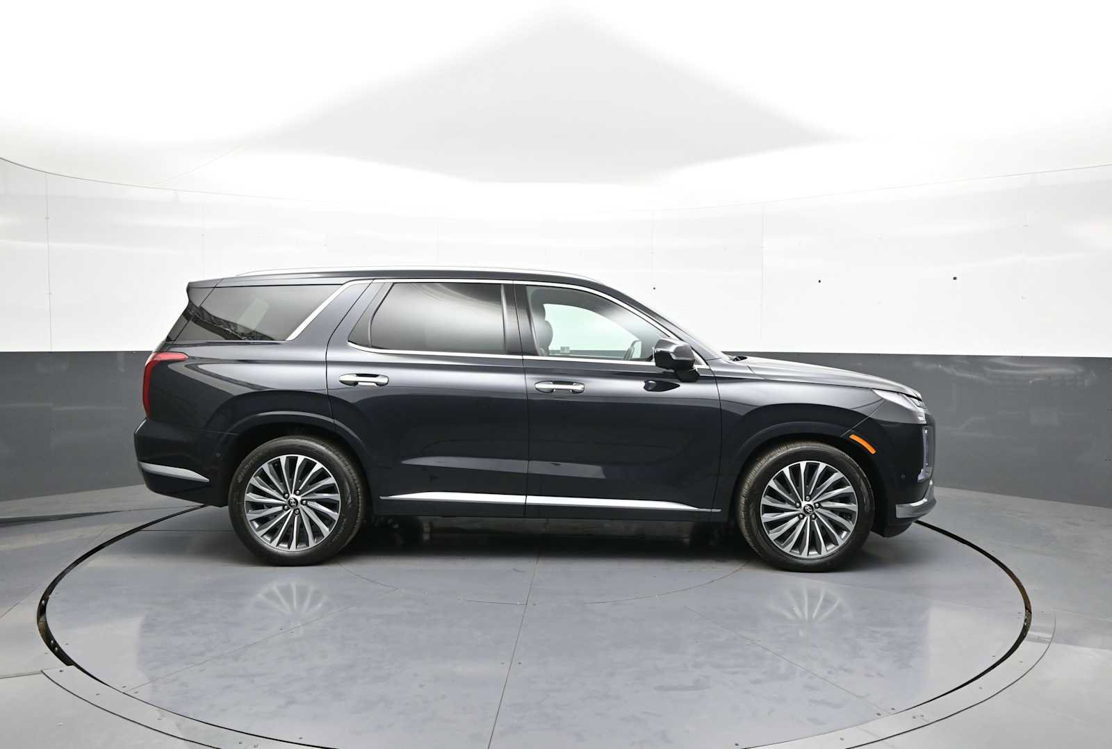 Used 2024 Hyundai Palisade Calligraphy AWD/4WD image 5
