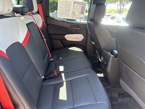 Used 2026 GMC Canyon AT4X AWD/4WD image 8