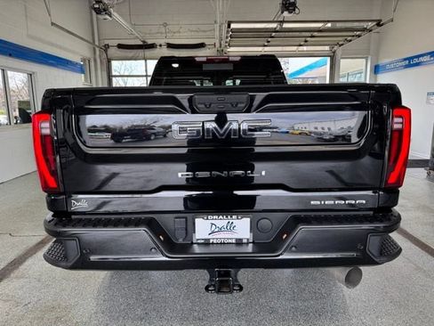Used 2024 GMC Sierra 2500 Denali Ultimate AWD/4WD image 10