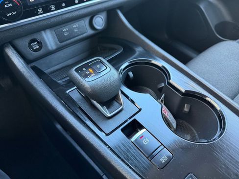 Used 2025 Nissan Rogue SV FWD image 43