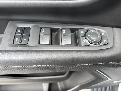 Used 2023 GMC Yukon AT4 w/ AT4 Premium Package AWD/4WD image 15