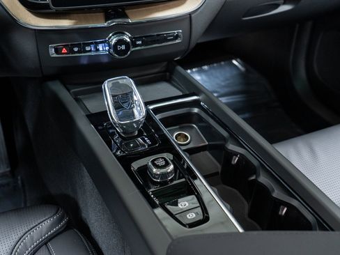 New 2026 Volvo XC60 T8 Ultra w/ Protection Package Premier image 20