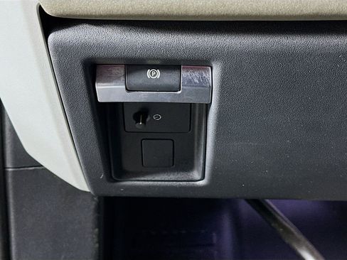 Used 2022 Land Rover Defender 110 X-Dynamic SE image 14