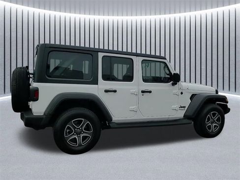 Used 2022 Jeep Wrangler Unlimited Sport image 6