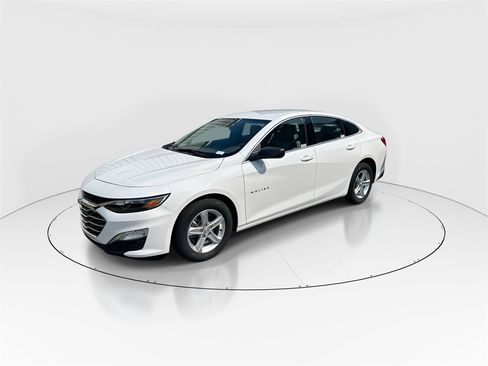 Used 2024 Chevrolet Malibu LS image 4