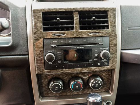 Used 2012 Jeep Liberty Limited Jet image 37