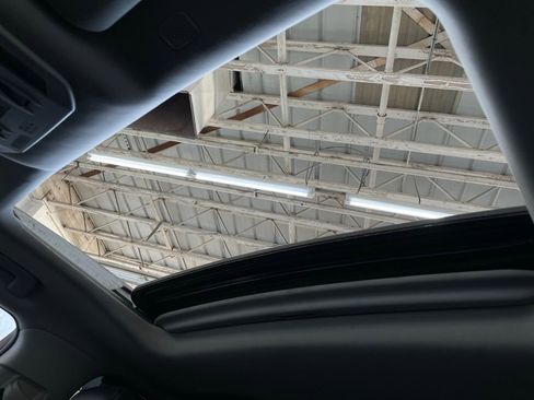 Used 2020 Toyota Highlander XLE image 59