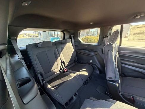 New 2026 Jeep Grand Cherokee L 4WD image 12