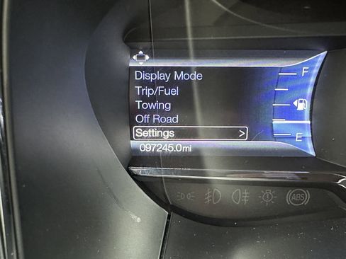 Used 2017 Lincoln Navigator Select image 23