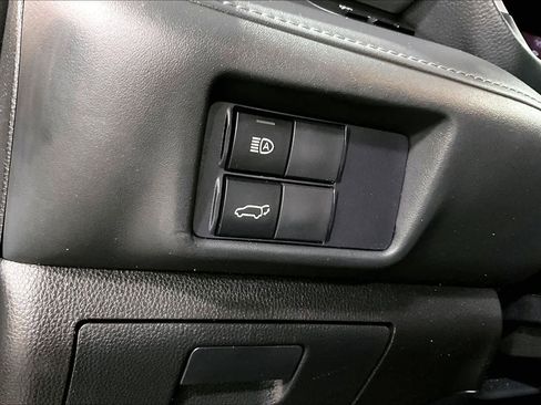 Used 2021 Toyota Highlander XLE image 35