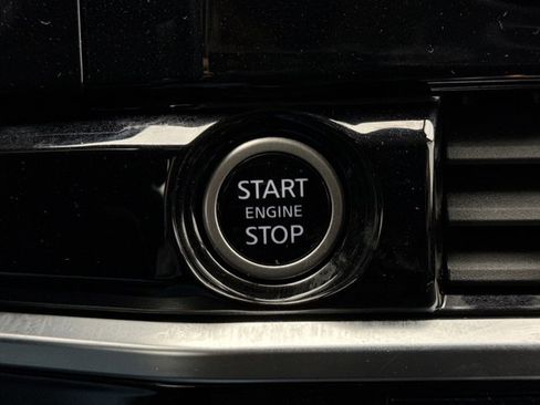Used 2023 Nissan Pathfinder SL AWD/4WD image 22