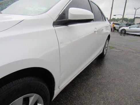 Used 2017 Toyota Camry LE FWD image 6