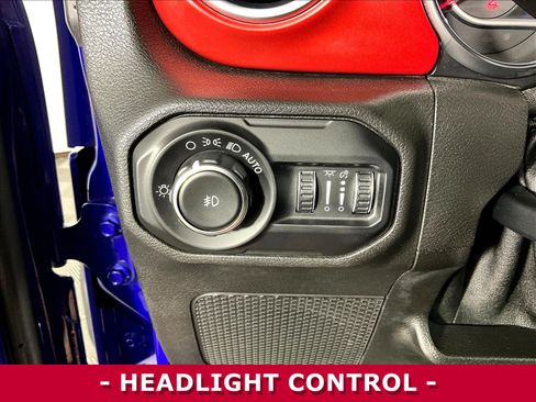 Used 2019 Jeep Wrangler Unlimited Rubicon w/ Cold Weather Group AWD/4WD image 36