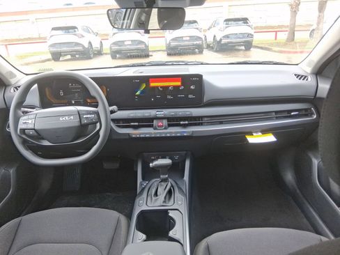 New 2026 Kia K4 FWD image 10