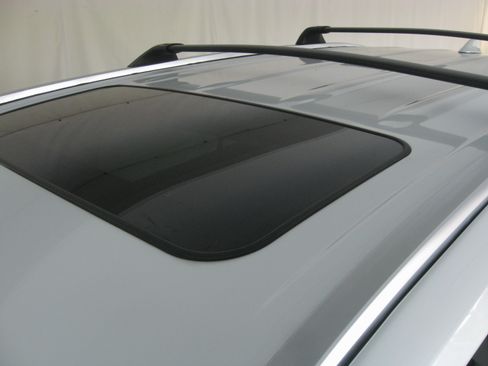 Used 2023 Toyota Highlander Limited image 25