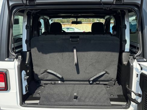 Used 2020 Jeep Wrangler Sport AWD/4WD image 22