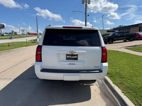 Used 2020 Chevrolet Suburban LT w/ Luxury Package image 4