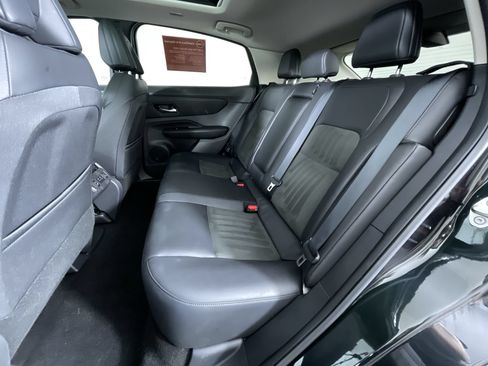 Used 2024 Nissan Ariya AWD image 23