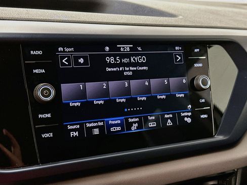 Used 2023 Volkswagen Taos SE AWD/4WD image 21