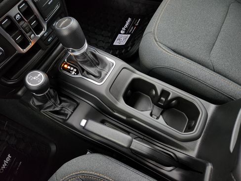 New 2025 Jeep Gladiator Sport AWD/4WD image 16