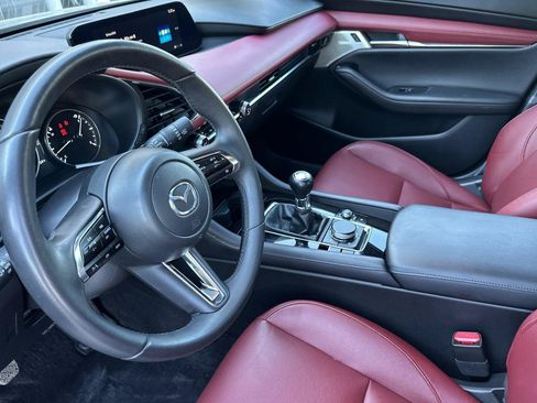 Certified 2025 MAZDA MAZDA3 2.5 S Hatchback w/ Premium Pkg FWD image 10