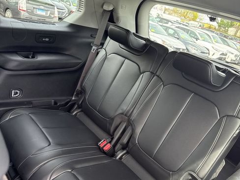 Used 2021 Jeep Grand Cherokee L Limited AWD/4WD image 8