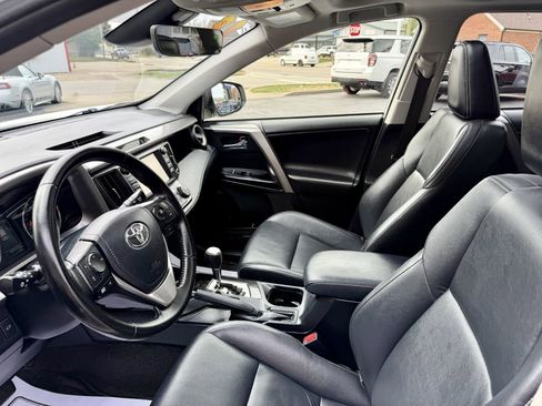 Used 2018 Toyota RAV4 Limited w/ All Weather Liner Package image 10