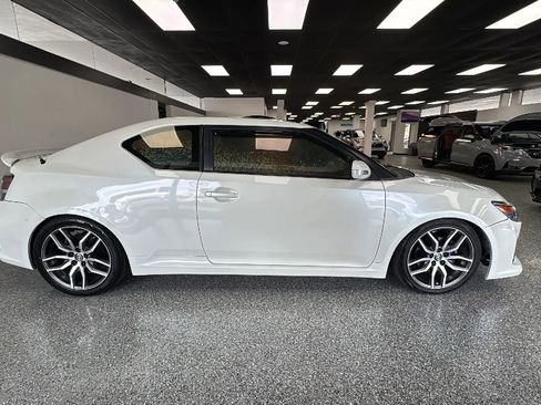 Used 2015 Scion tC image 8