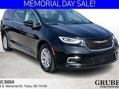 Used 2024 Chrysler Pacifica Touring-L
