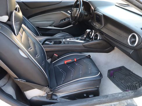 Used 2020 Chevrolet Camaro LT RWD image 17