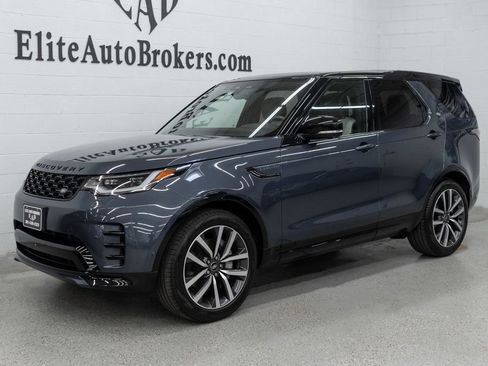 Used 2024 Land Rover Discovery Dynamic SE AWD/4WD image 44
