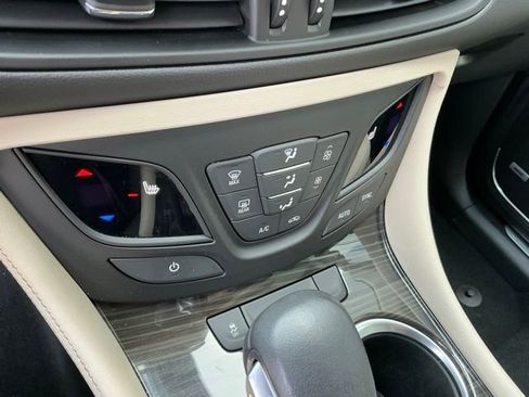 Used 2020 Buick Envision Premium image 21
