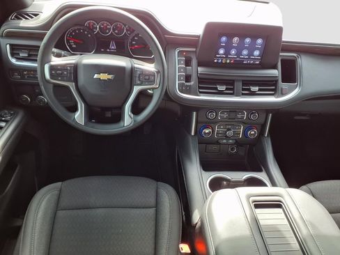 Used 2021 Chevrolet Suburban LS image 7