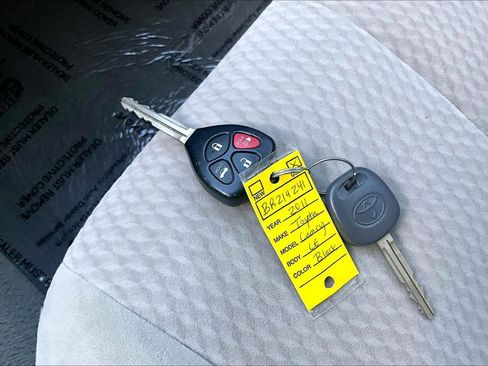 Used 2011 Toyota Camry LE w/ LE Extra-Value Pkg FWD image 13
