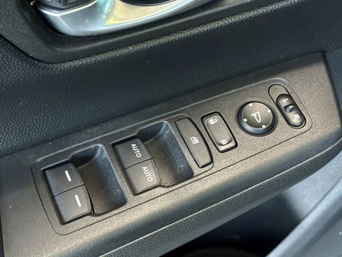 Used 2023 Honda CR-V EX image 12