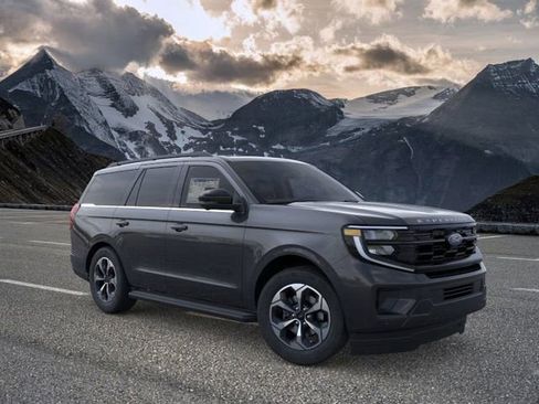 New 2026 Ford Expedition Active image 7
