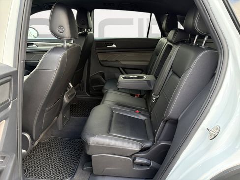 Used 2022 Volkswagen Atlas Cross Sport SE image 21