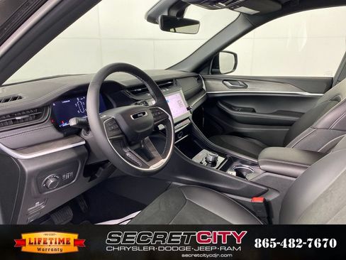 New 2026 Jeep Grand Cherokee L 4WD image 11