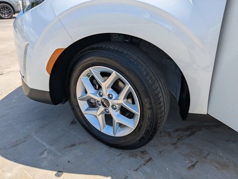 Certified 2025 Kia Soul LX w/ LX Technology Package FWD image 34