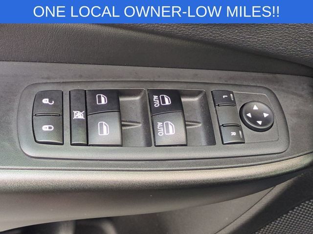 Used 2019 Jeep Cherokee Trailhawk w/ Cold Weather Group AWD/4WD image 14