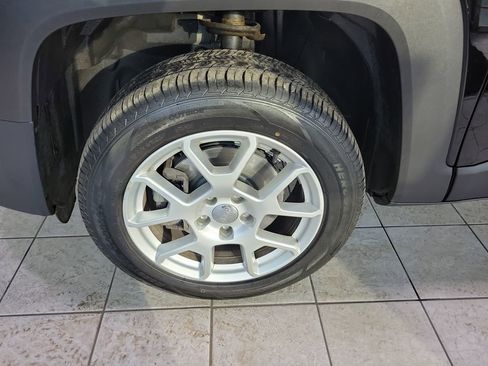 Used 2019 Jeep Renegade Latitude image 55