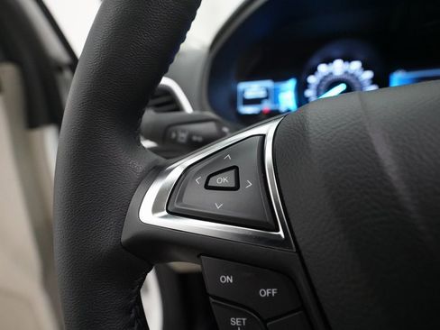 Used 2024 Ford Edge Titanium image 18