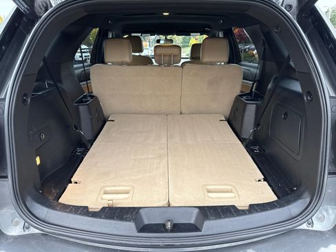 Used 2017 Ford Explorer XLT w/ Equipment Group 202A image 25