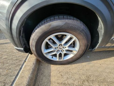 Used 2026 Ford Explorer Active RWD image 9