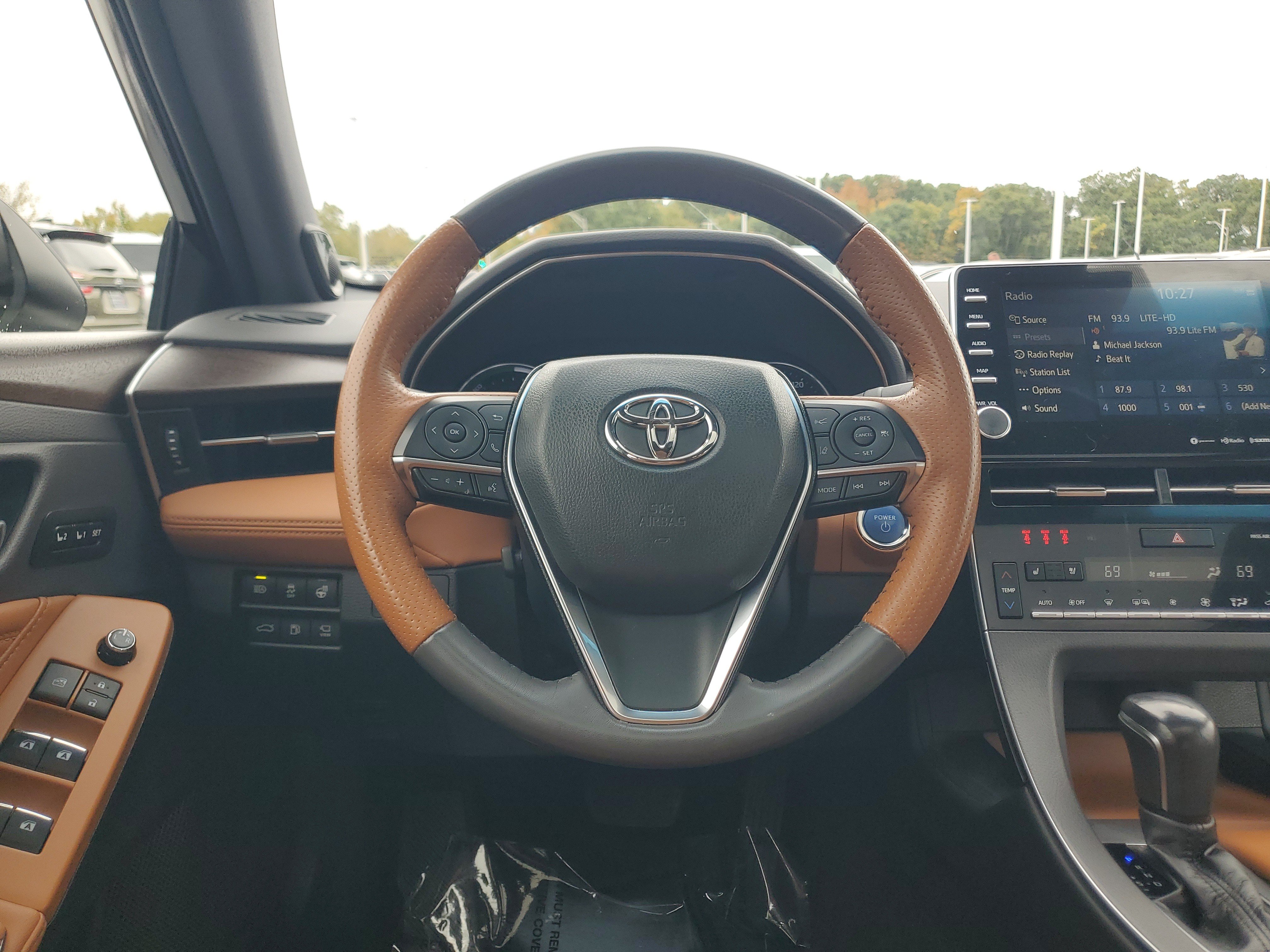 Certified 2020 Toyota Avalon Limited w/ Advanced Safety Package FWD image 18